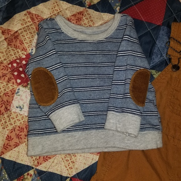 Brown overalls with sweater - Picture 4 of 4